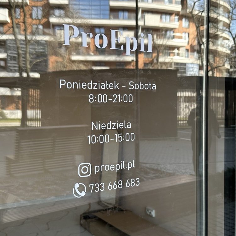 wycinania liter i znaków z folii samoprzylepnych-2 wycinania liter i znaków z folii samoprzylepnych-2